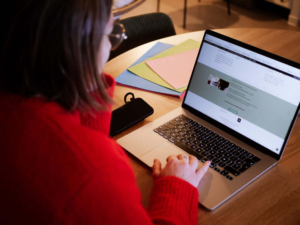 Comment bien démarrer en micro-entreprise : les étapes simples à suivre